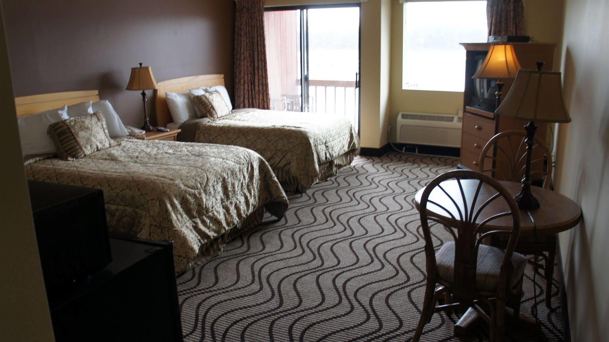 Waterbird Lakeside Inn Честертон Екстер'єр фото