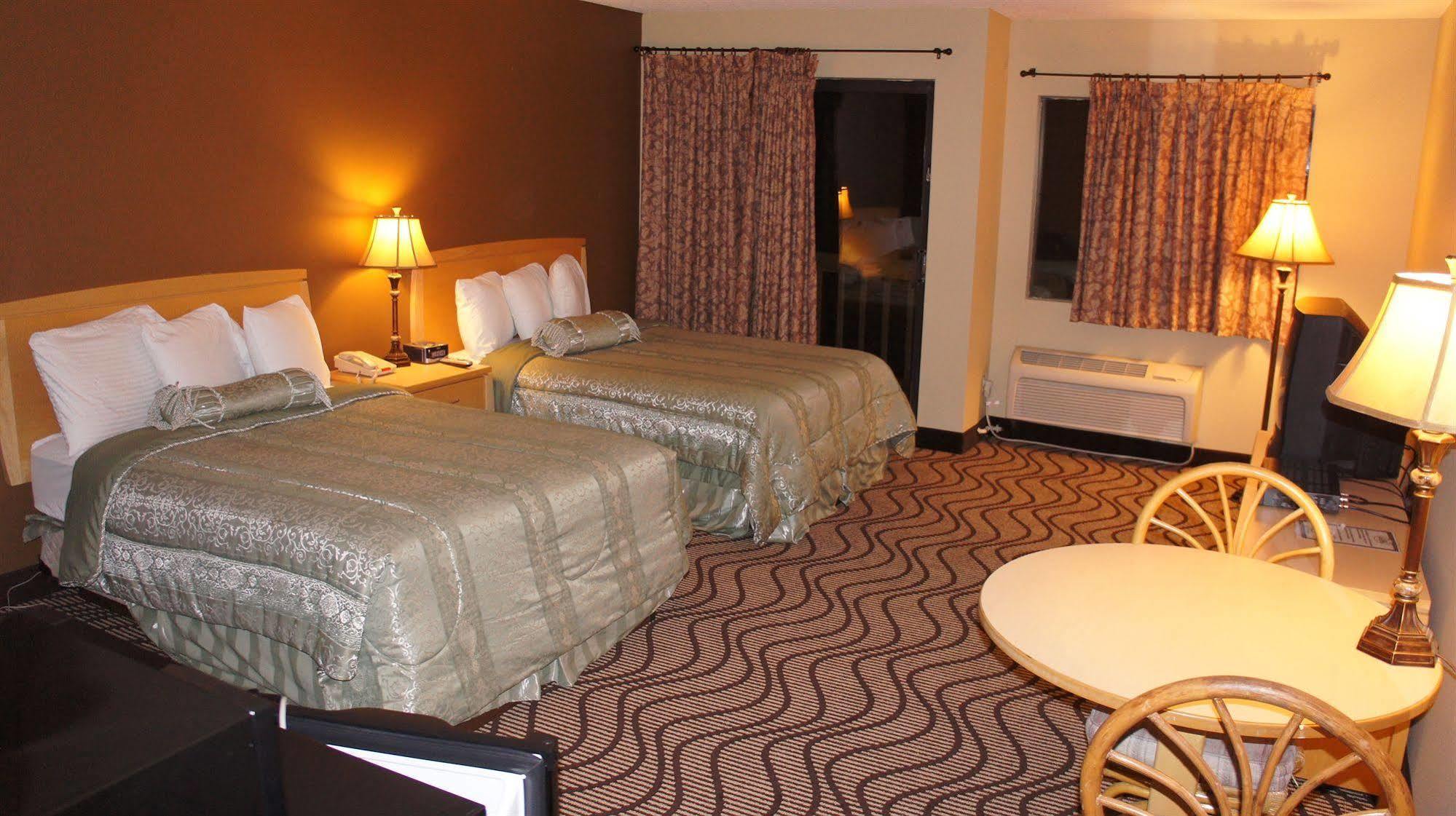 Waterbird Lakeside Inn Честертон Екстер'єр фото